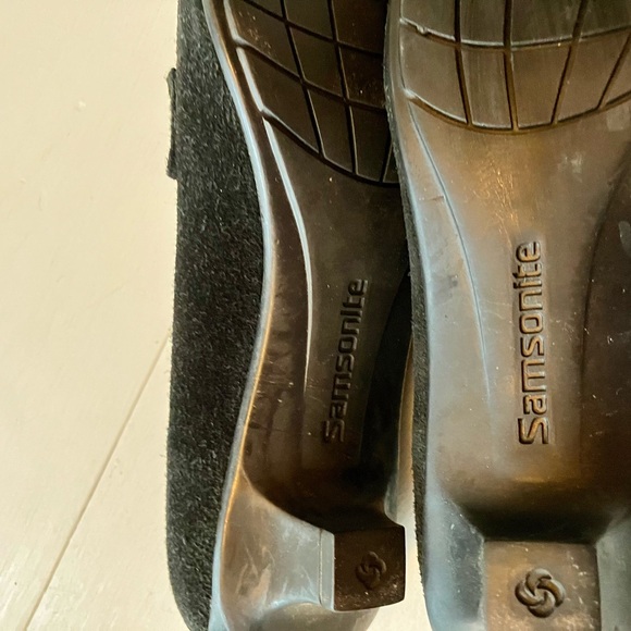 Samsonite Black Suede loafer’s with Tassles - Picture 3 of 3